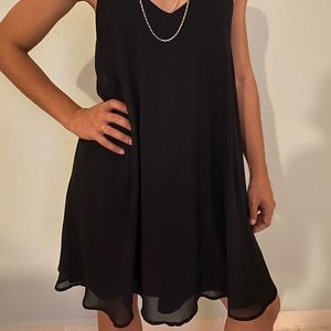 𝙱𝚕𝚊𝚌𝚔 𝚂𝚝𝚛𝚒𝚙𝚎𝚜 𝙼𝚒𝚗𝚒 𝙳𝚛𝚎𝚜𝚜